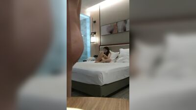Занимаюсь сексом с мачехой в отеле