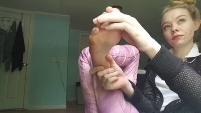 Какие нежные пальчики на ногах